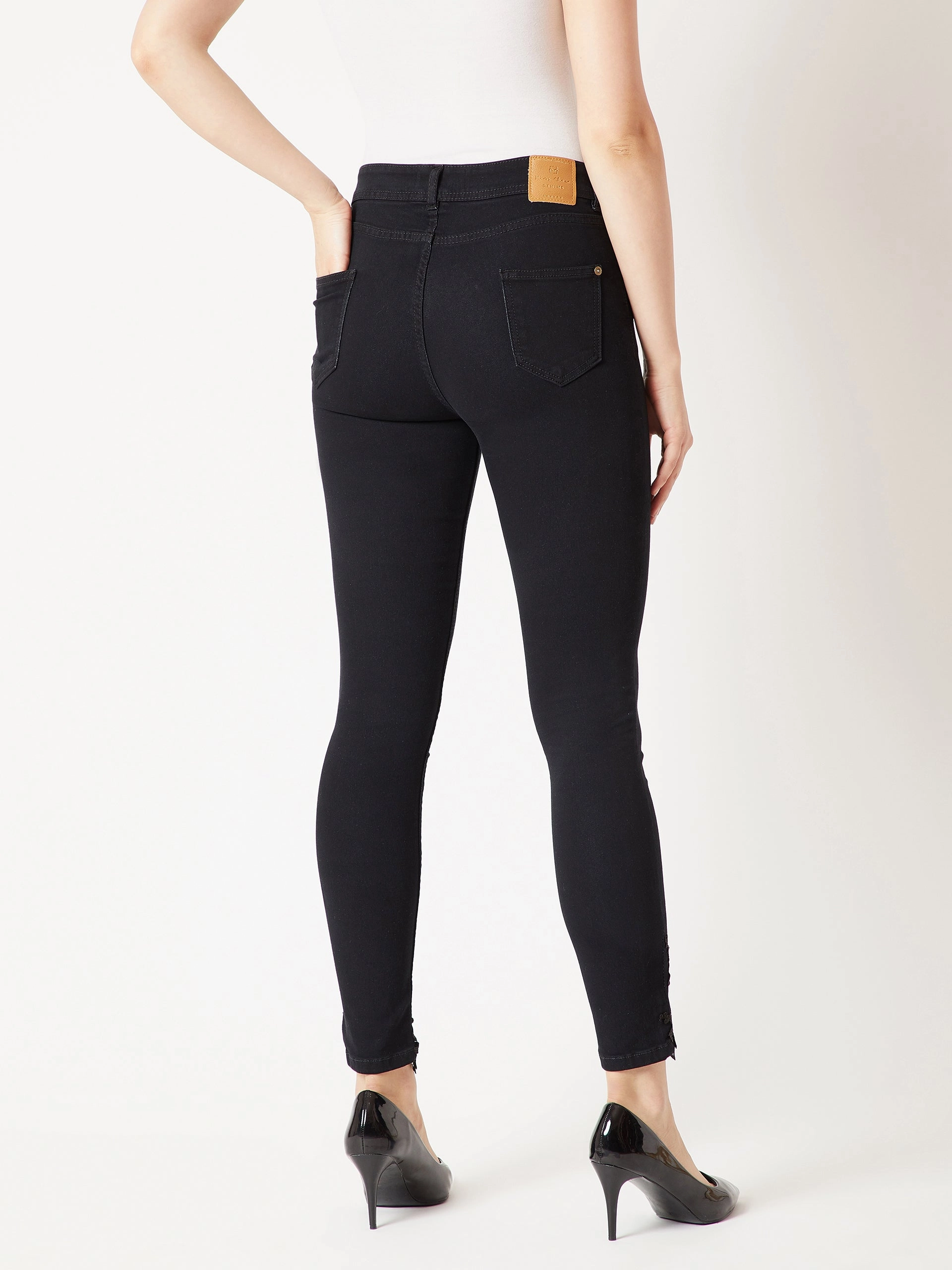 24/7 Comfort Black Slim-Fit Mid-Rise Cropped Embellished Stretchable Denim Jeans Youth Style Student Outfit