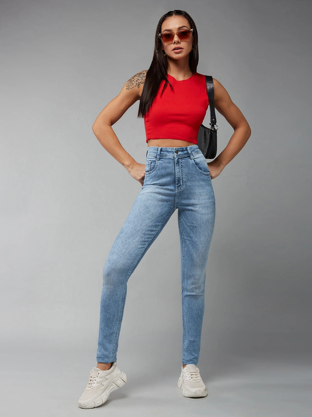 Chic Comfort Weekend Warrior Smooth Women's Light Blue Slim-Fit High-Rise Light Wash Stretchable Denim Jeans