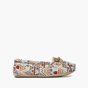 Minnetonka Cally (Women's) - Cream Mosaic Easy Travel Shoes