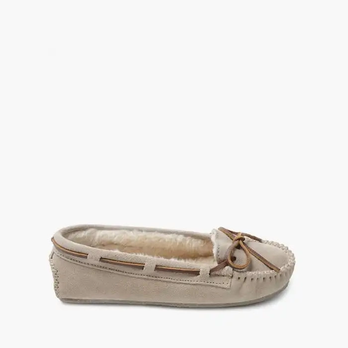 Minnetonka Cally (Women's) - Stone Quick Slip Travel