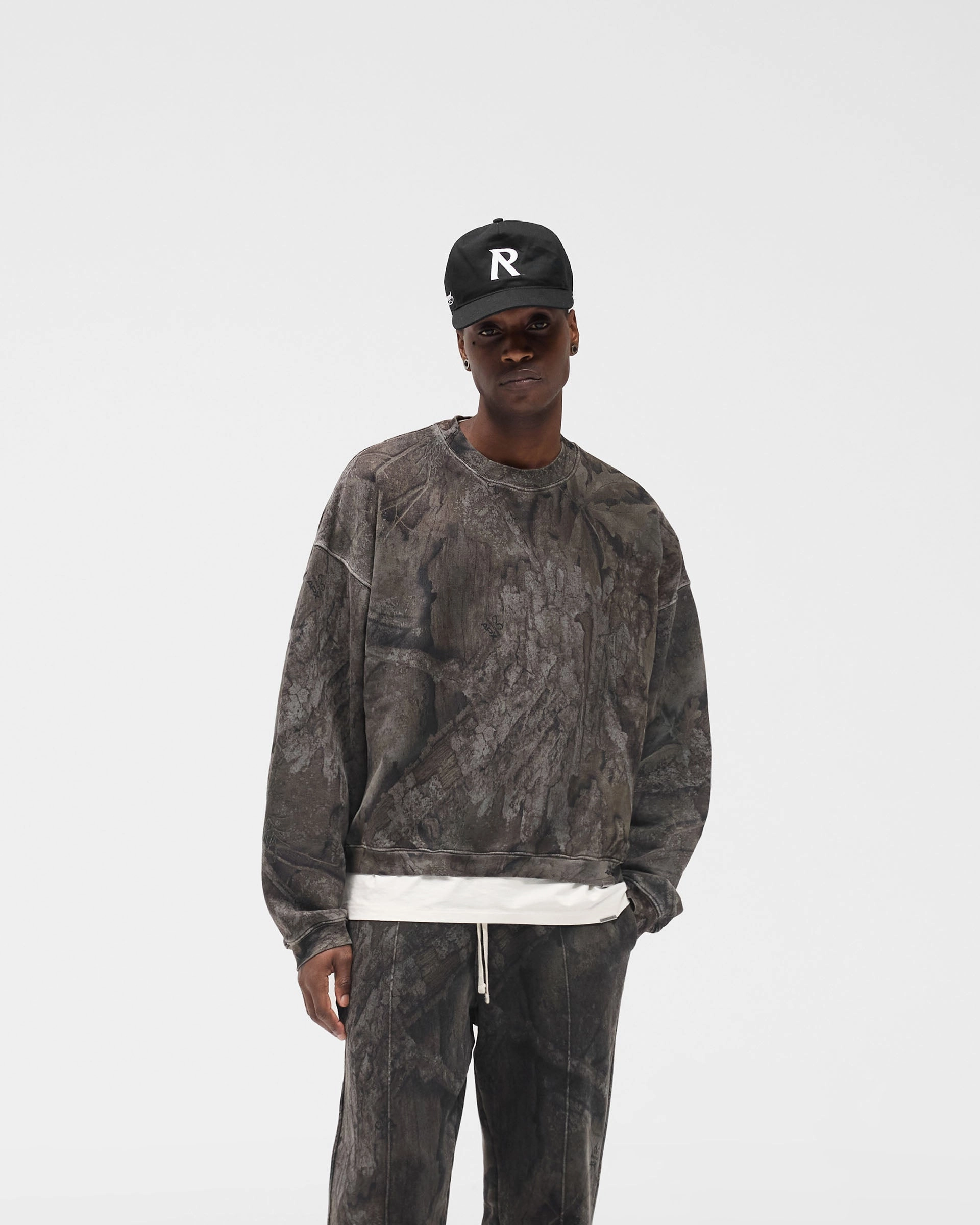 Initial Overdye Realtree? Boxy Sweater - Overdyed Black 3D Knitting Technology