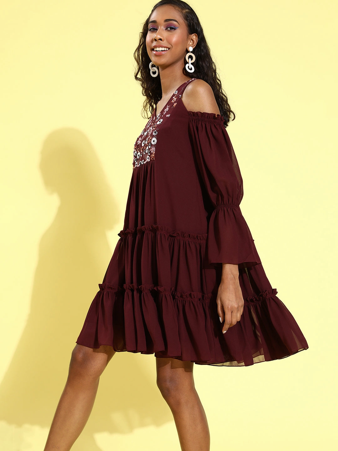 Women's Wine V-neck Cold Shoulder Solid Embellished Knee Length Dress Spring Garden