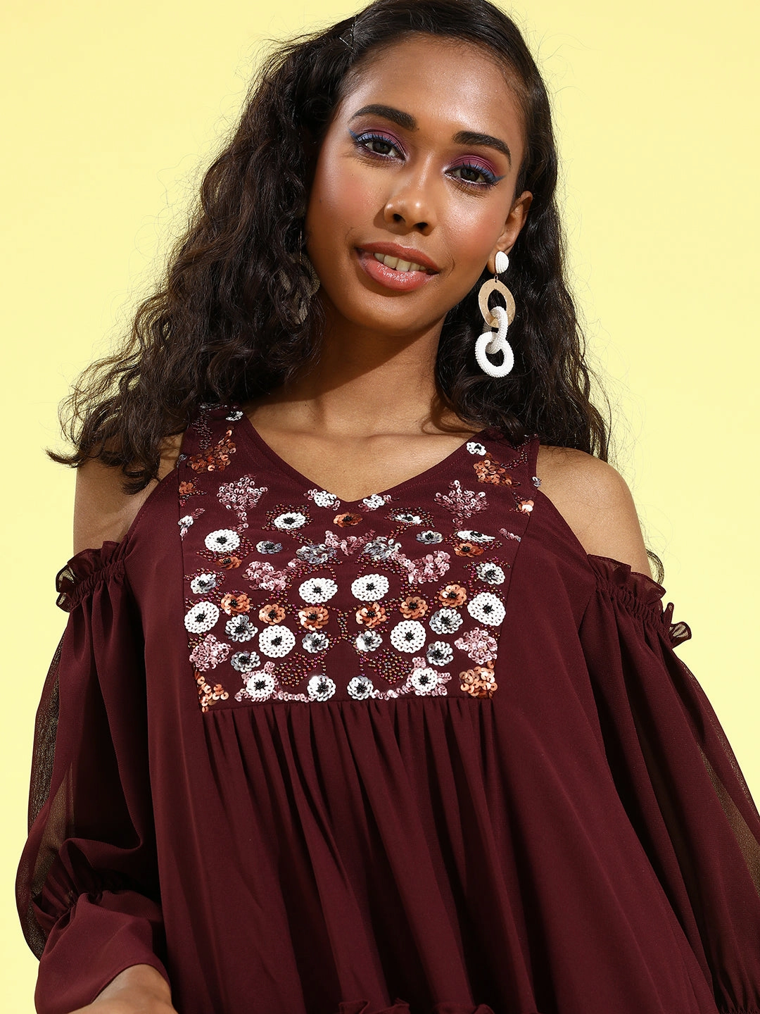 Night Mood Women's Wine V-neck Cold Shoulder Solid Embellished Knee Length Dress