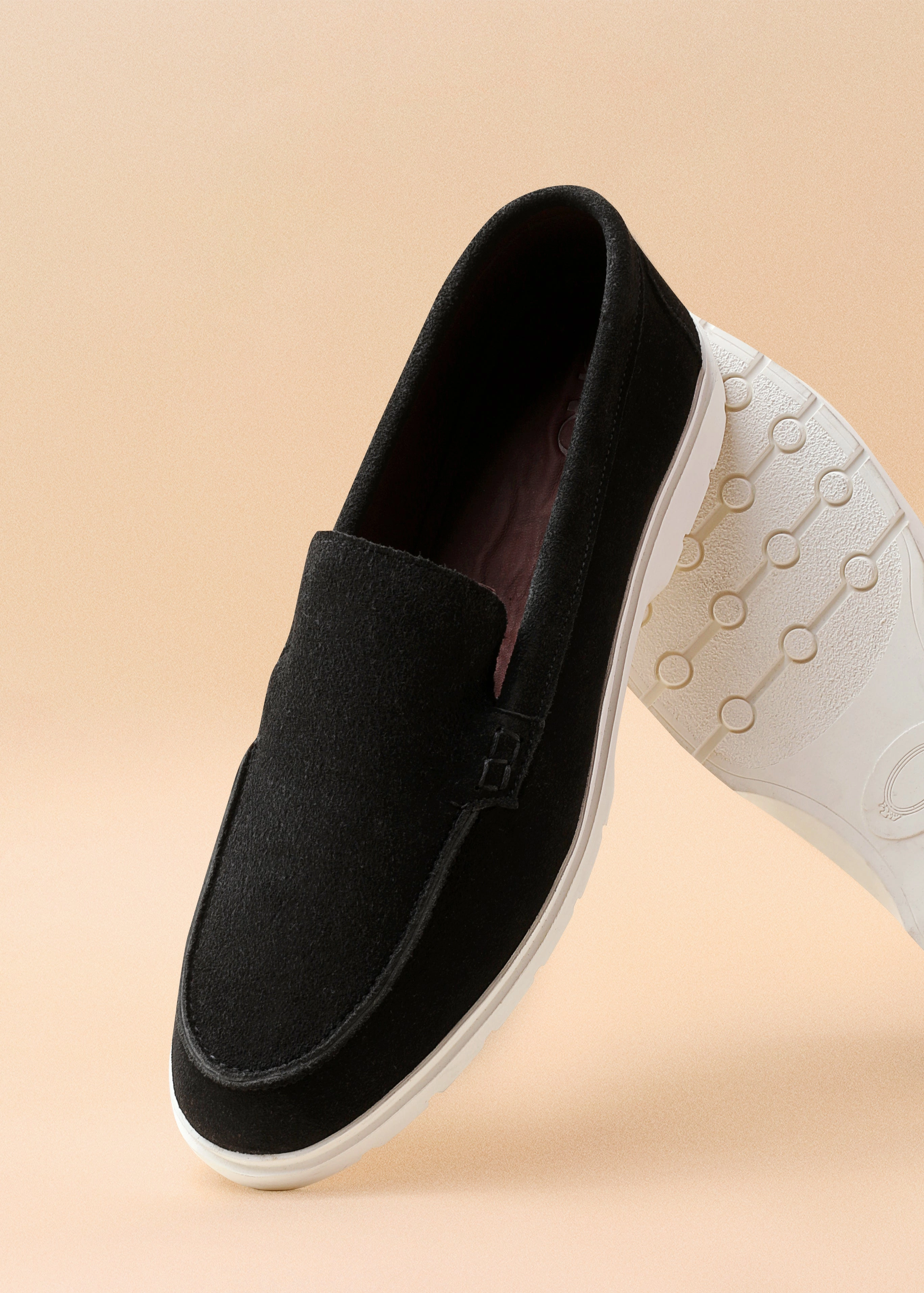 Comfortable Leather Design Brio Lazy Days Slip-On- Black