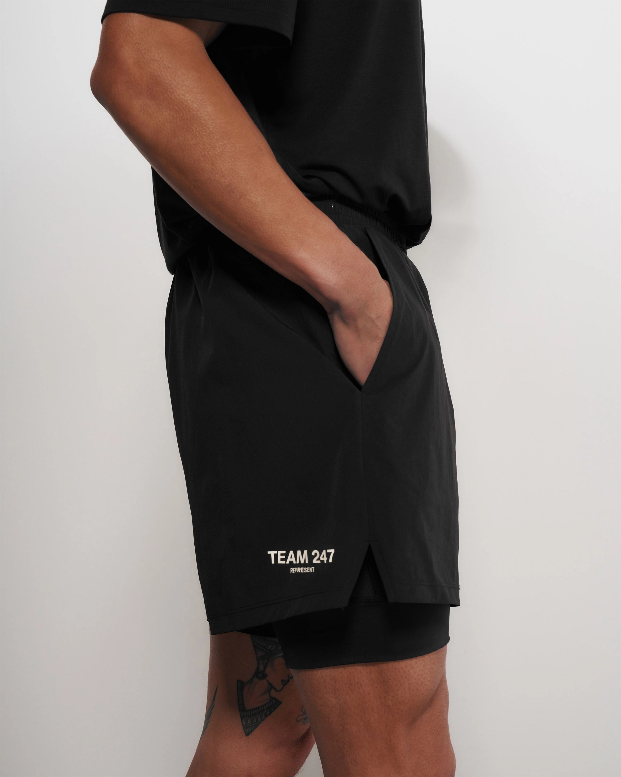 gym kit Chill Design Team 247 2-In-1 Shorts - Black