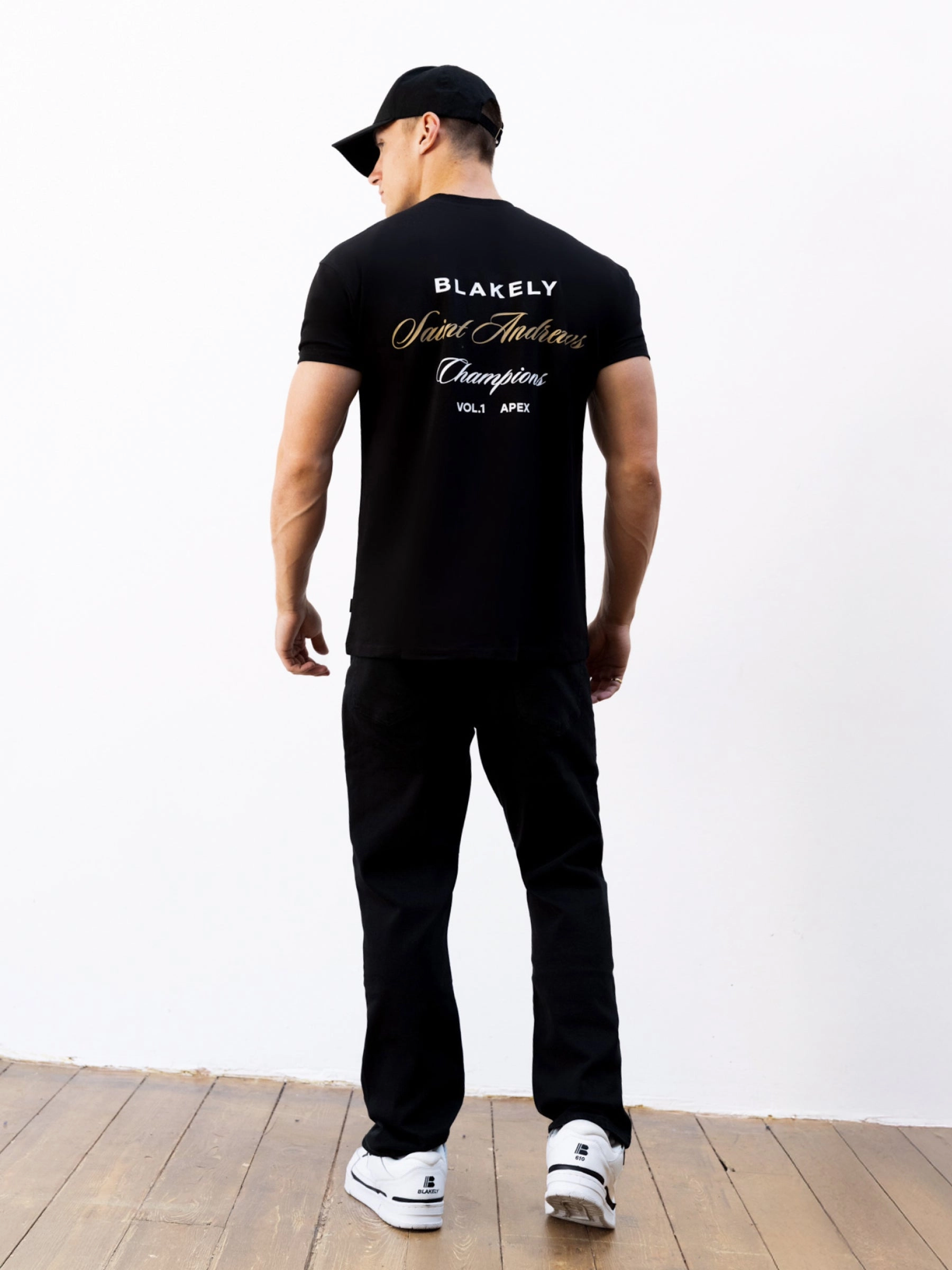 Champions Legacy Relaxed T-Shirt - Black Simple Look