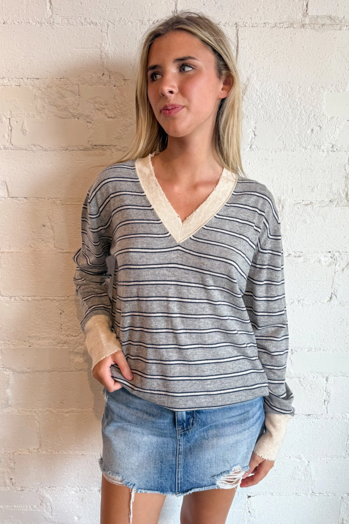 Striped V-Neck Sweater Top Airy Feel Quick Dry Knitwear