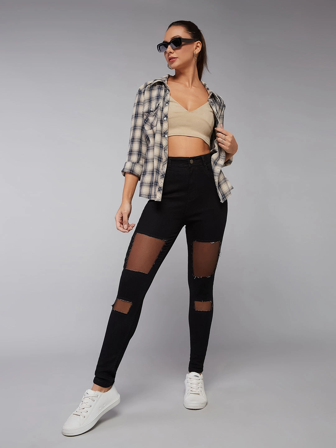 Casual Morning Stroll Effortless Style Women's Black Slim-Fit High-Rise Mild Distressed Ripped Detailing Stretchable Denim Jeans