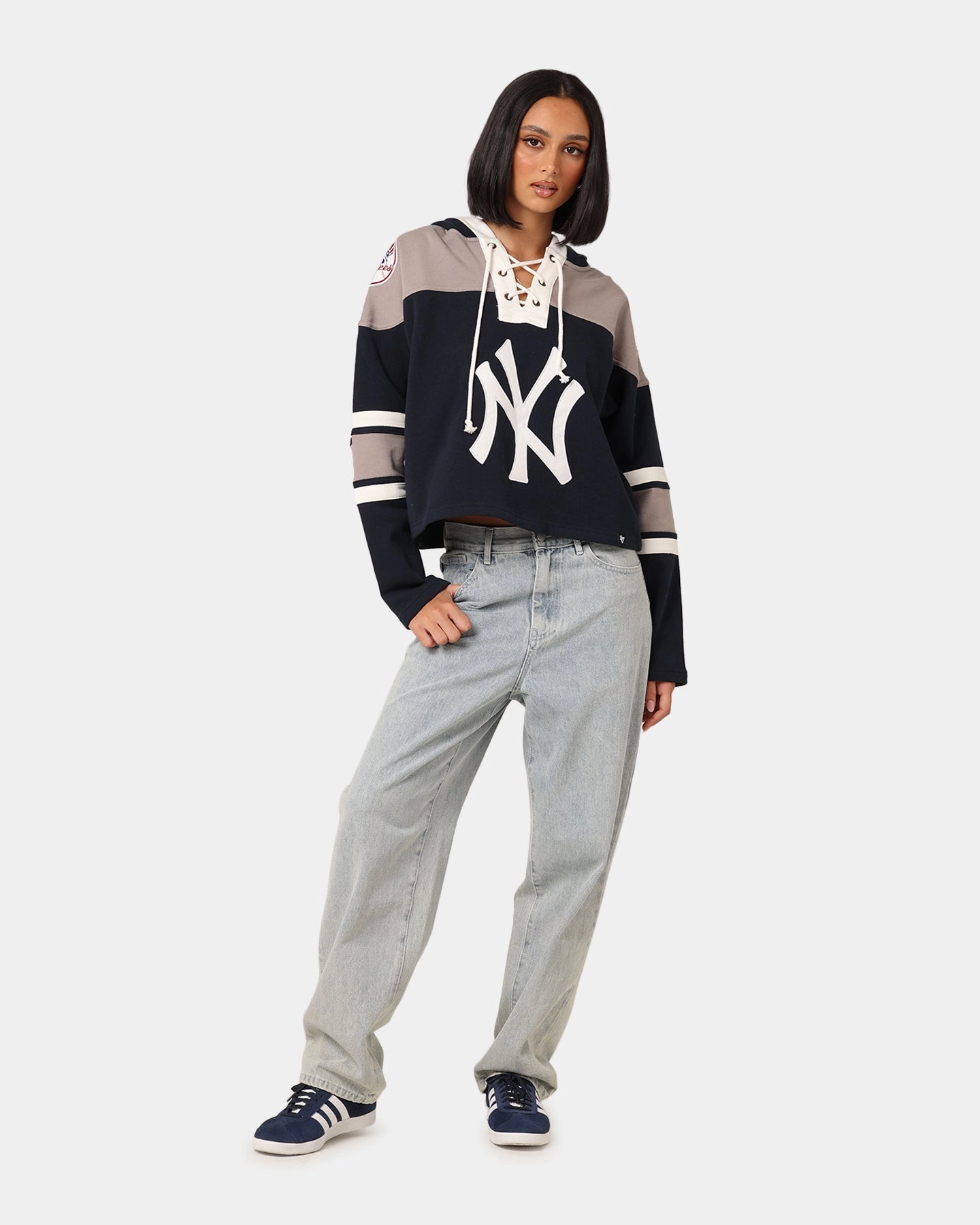 47 Brand Women's New York Yankees Cropped Lacer Hoodie Fall Navy AirflowOptimized Design