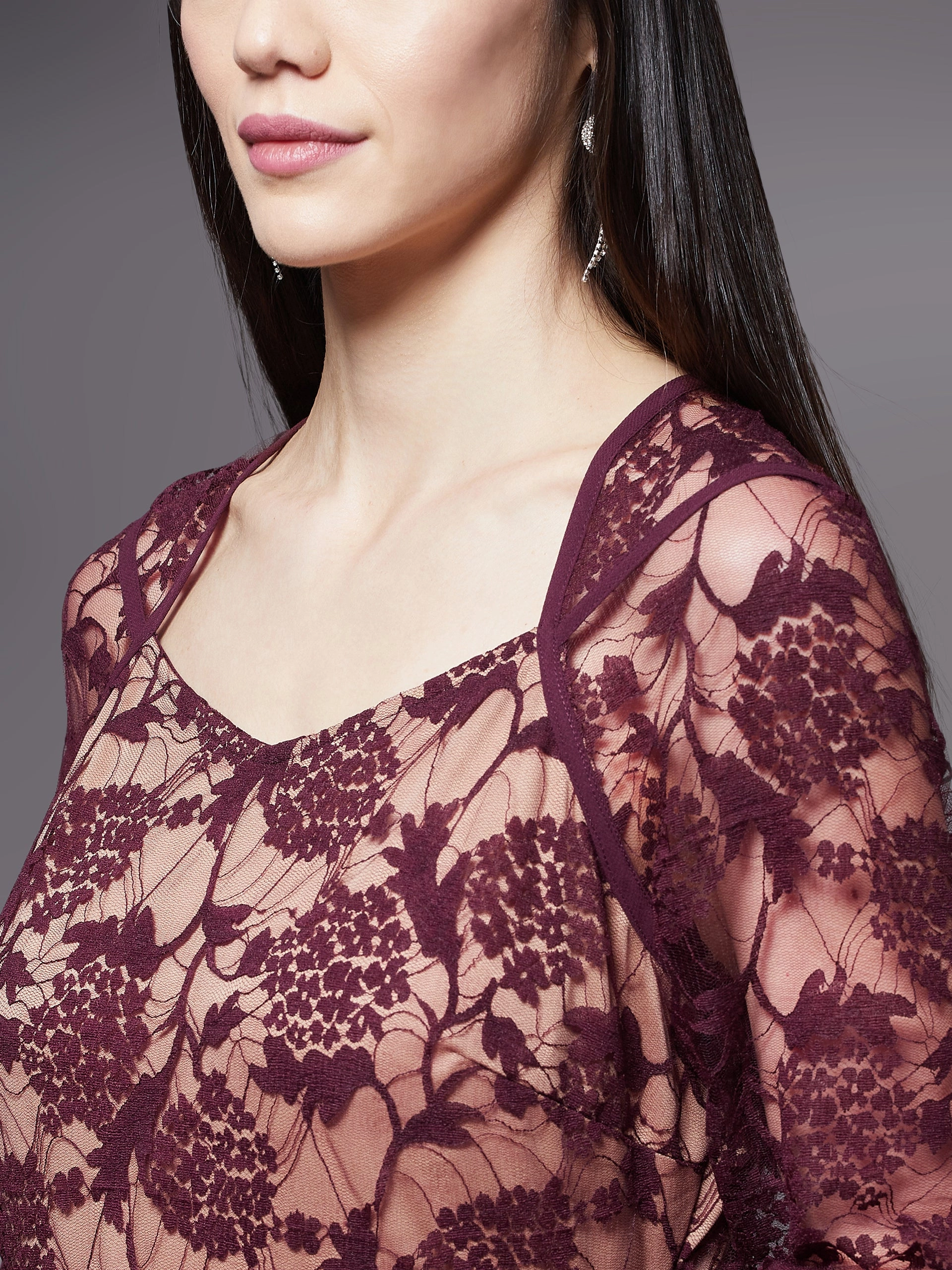 Minimalist Elegance Women's Wine & Beige Lace Overlaid Fit & Flare Maxi Maxi Dress