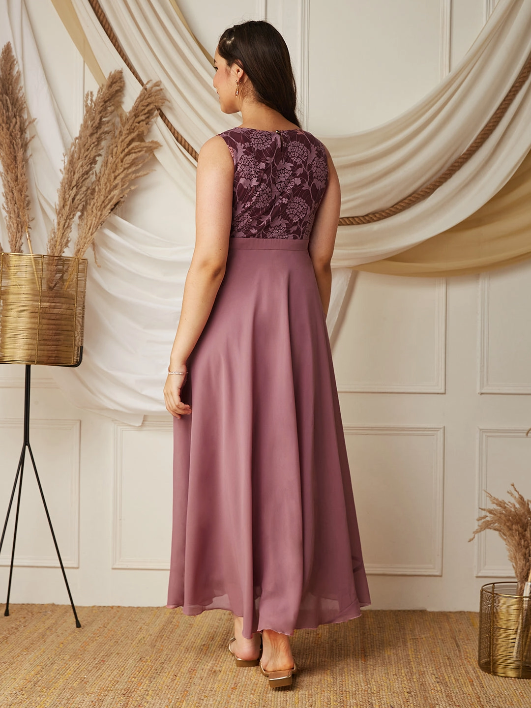 Body Positive Dusty Pink Boat-Neck Sleeveless Solid Lace Overlaid Polyester Maxi Dress