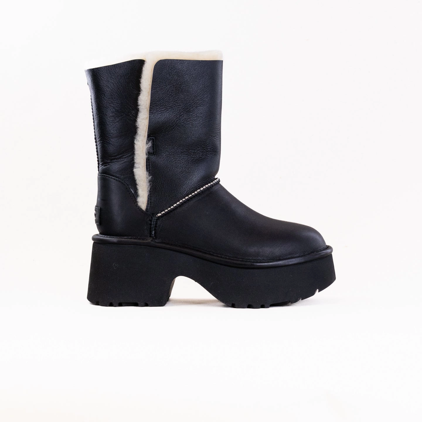 Comfortable Movement UGG Esmee Leather Boot (Women's) - Black