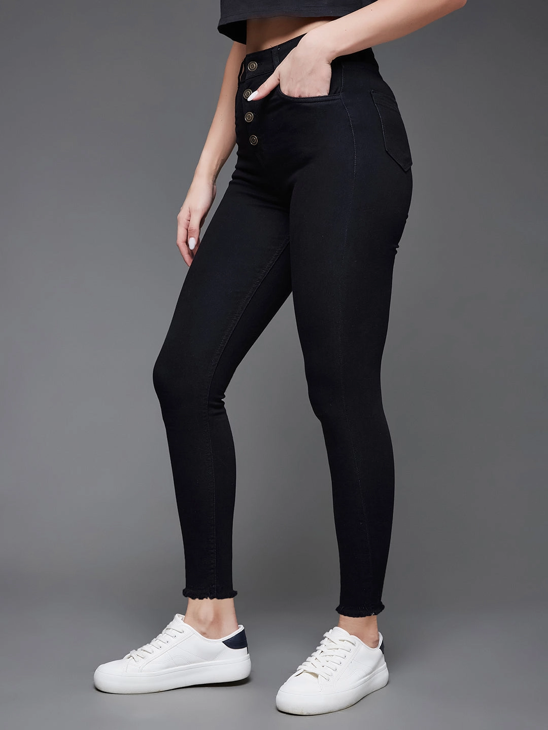 Women's Black Skinny High-Rise Cropped Fringed Hemline Stretchable Denim Jeans Weekend Warrior Luxury Athlete Fit Garment Washed Softness