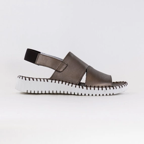 Eric Michael Sola Sandal (Women's) - Pewter Leather Casual Flats