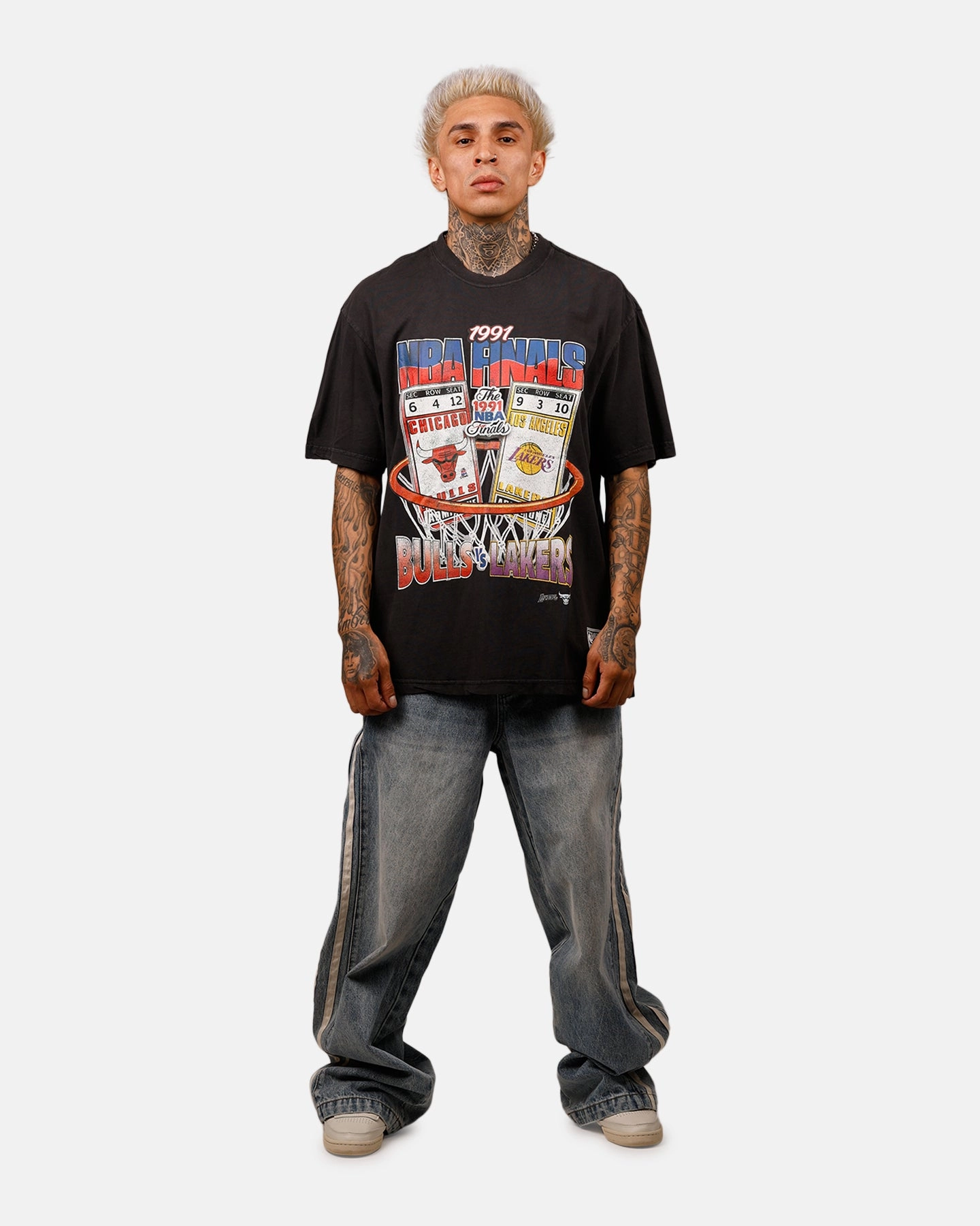 SweatWicking Fabric Seamless Construction Design Mitchell & Ness Chicago Bulls Vs Los Angeles Lakers Stub T-Shirt Overdyed Black