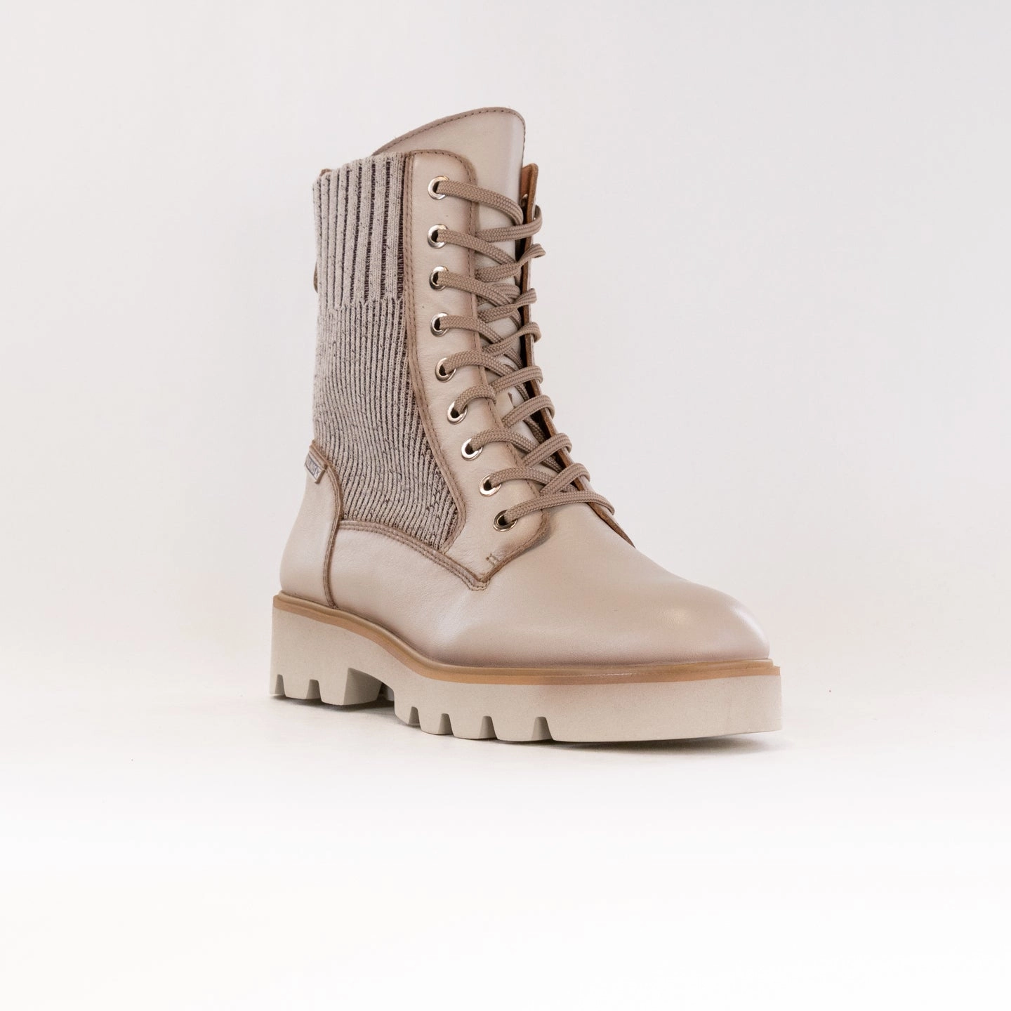 Hard Terrain Pikolinos Salamanca lace-up ankle boots (Women's) - Marfil