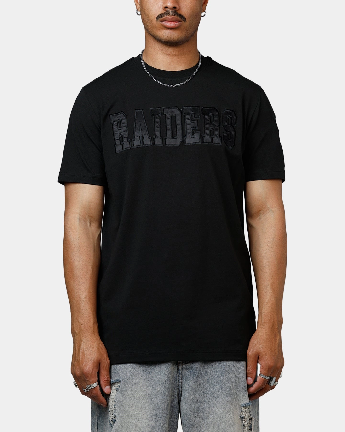 Slim Fit Design PreShrunk Fabric New Era Las Vegas Raiders Logo Select T-Shirt Black/Black