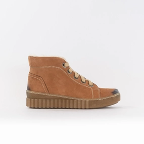 V-Italia 748 (Women's) - Brown Snow Activity