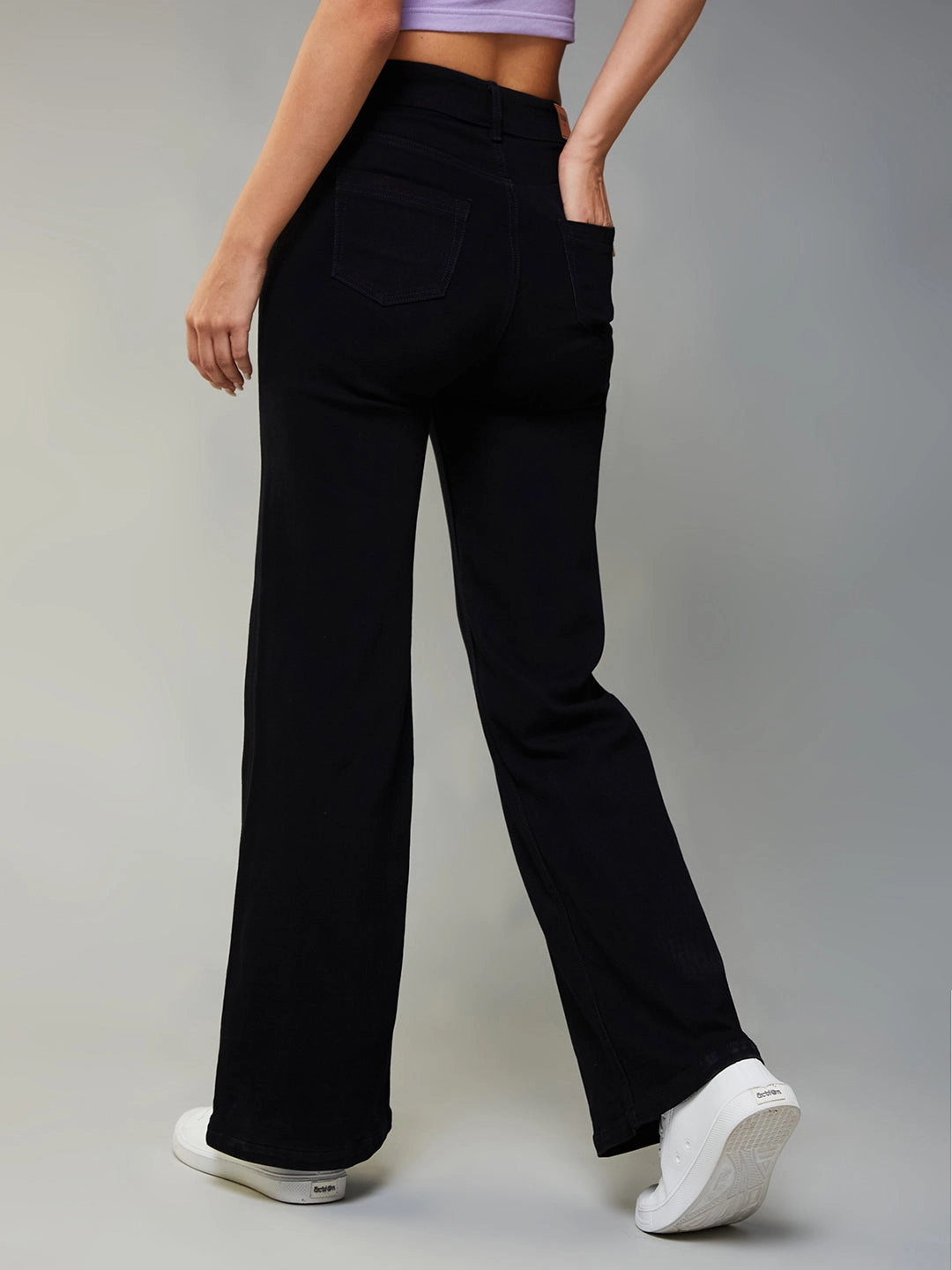 24/7 Comfort Black Wide-Leg High-Rise Stretchable Denim Jeans Modern Minimalist Creative Look Home Comfort
