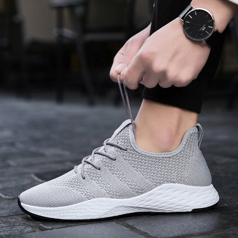 West Louis? Lightweight Supper Mesh Outdoor Sneakers Fashion Movement Articulated Flex Grooves
