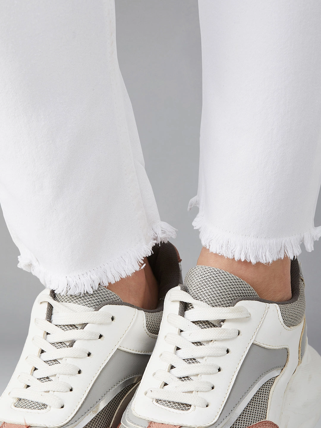 Low Maintenance Low Effort CHASEstretch? White Skinny High-Rise Bleached Ankle-Length Denim Jeans