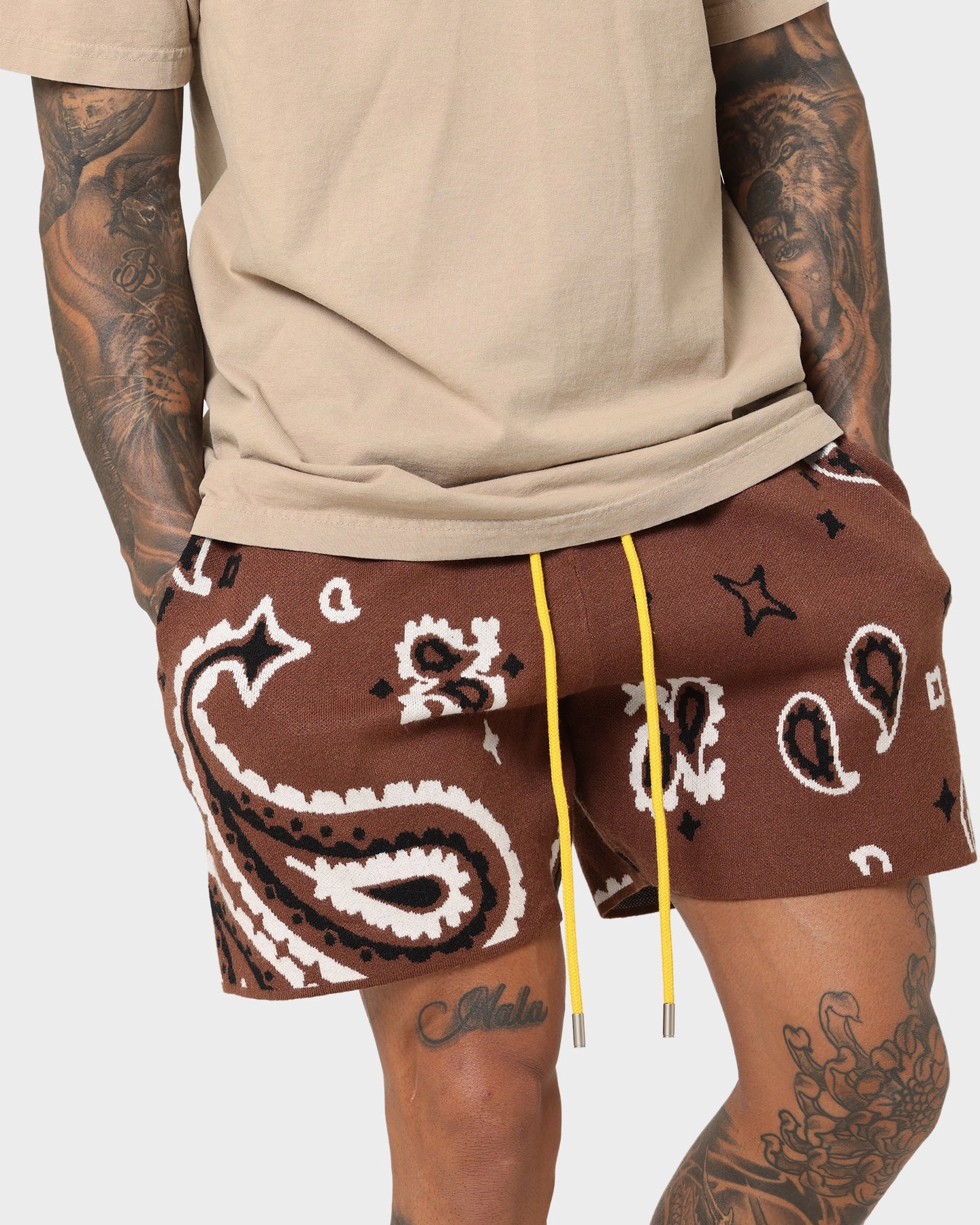 MNML Paisley Knit Shorts Brown Versatile Design