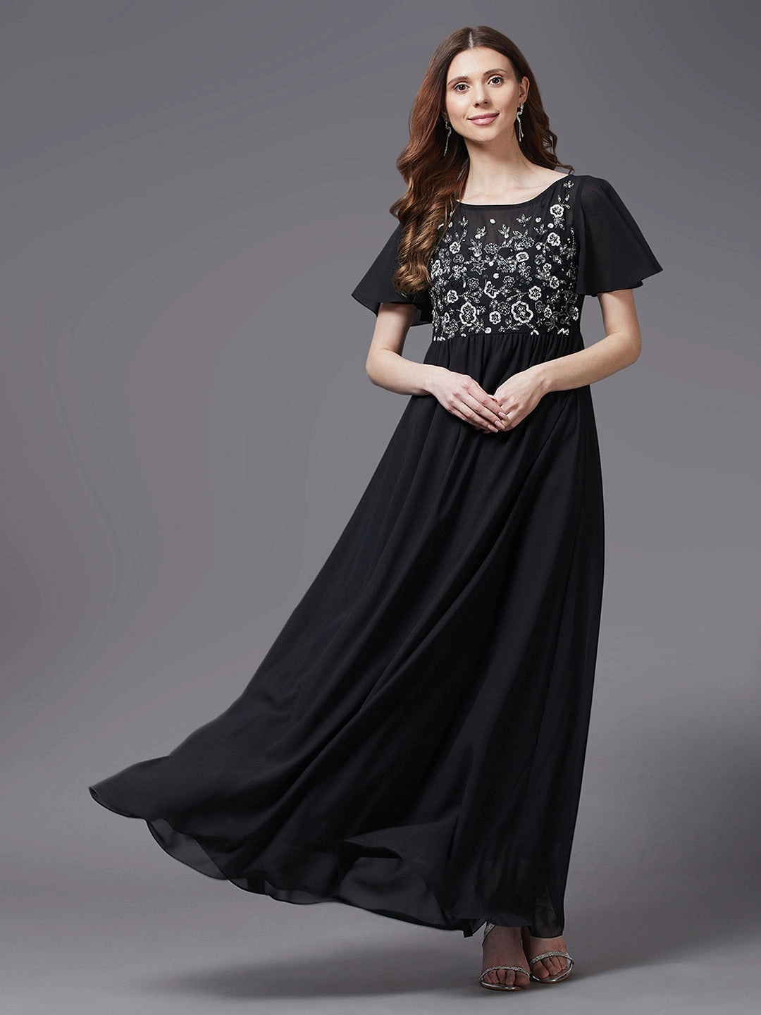 Linen Vibe Fitted Shape Women's Black Embellished Gathered Maxi Dress
