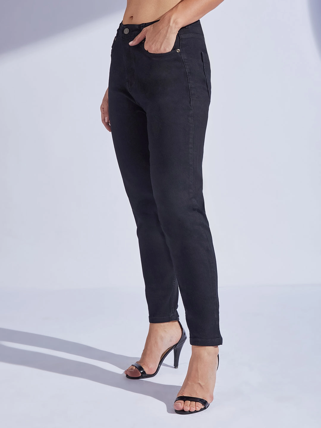 Women's Black High-Rise Regular-Length Stretchable Denim Mom's Jeans Base Fit Piece Calm Aesthetic