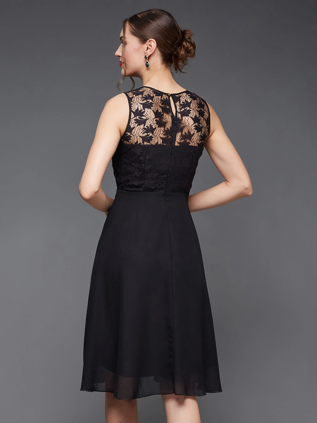 Women's Black Round Neck Sleeveless Solid Mini Lace Skater Dress Cool Shape