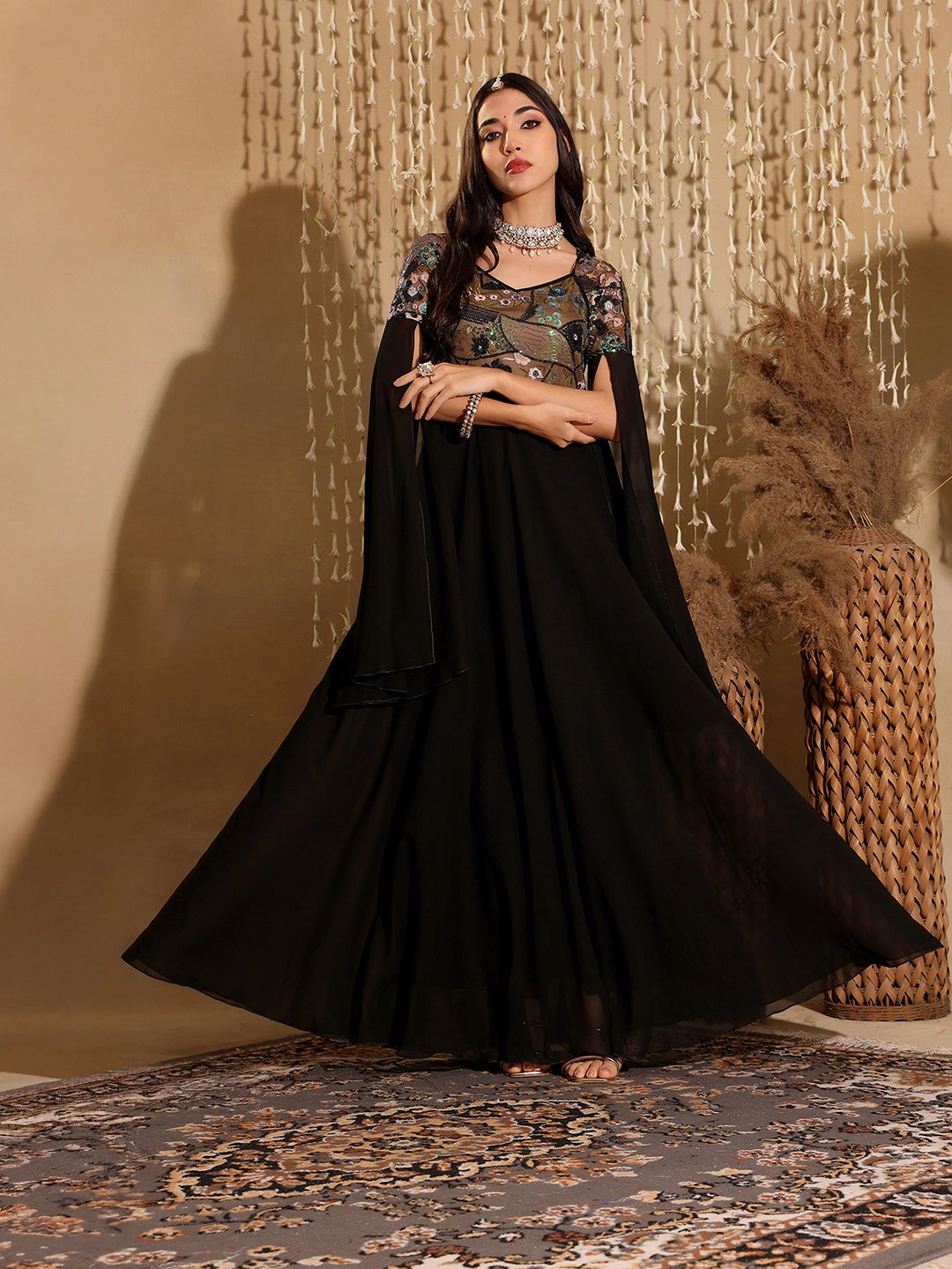 Lightweight-Lining Comfortable texture Women's Black Sweet-Heart Full Sleeve Embellished Slit Sleeve Maxi Georgette Dress