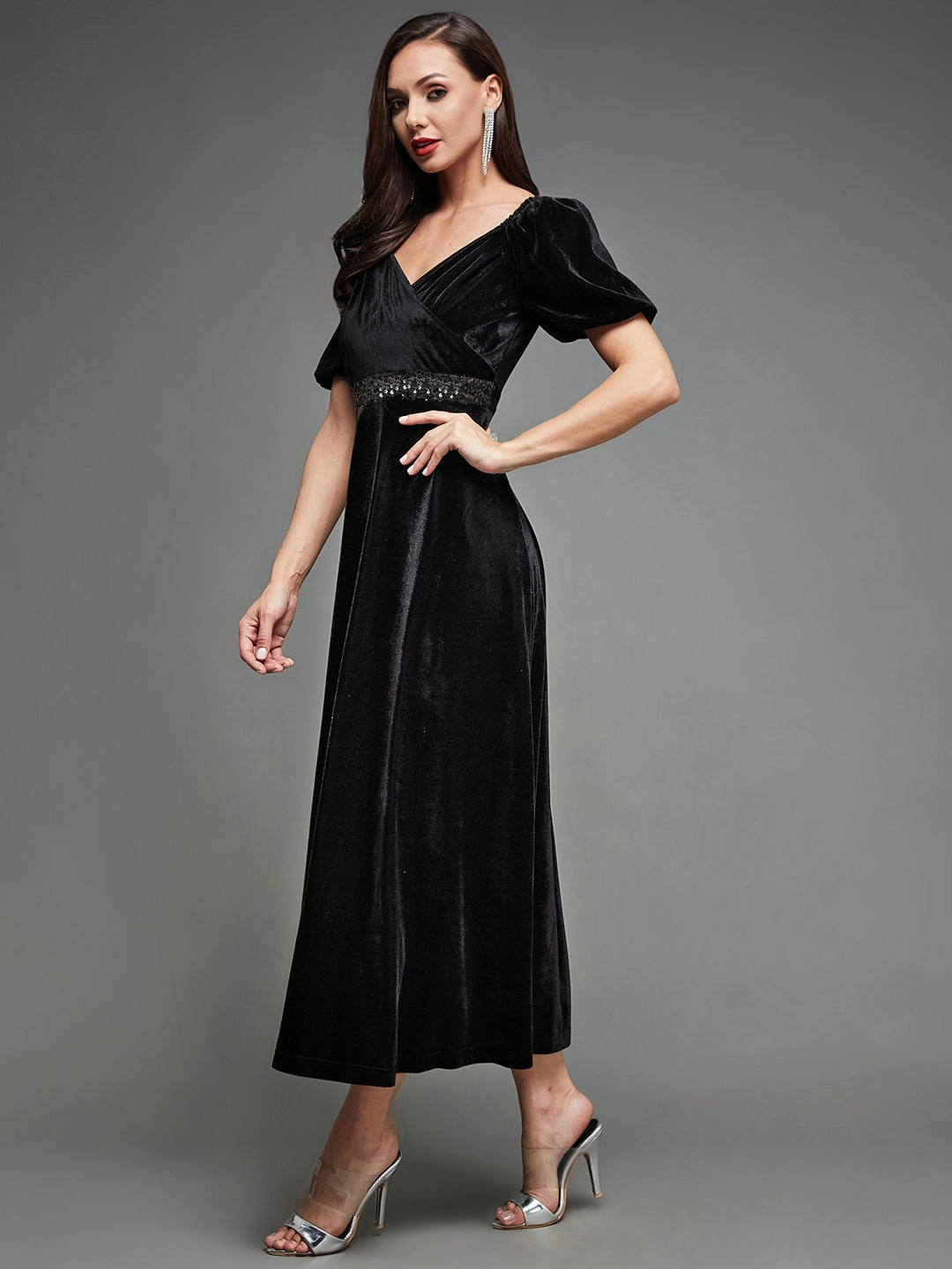 Women's Black Sweetheart Neck Half Sleeve Solid Fit & Flare Midi Velvet Dress Office Smart