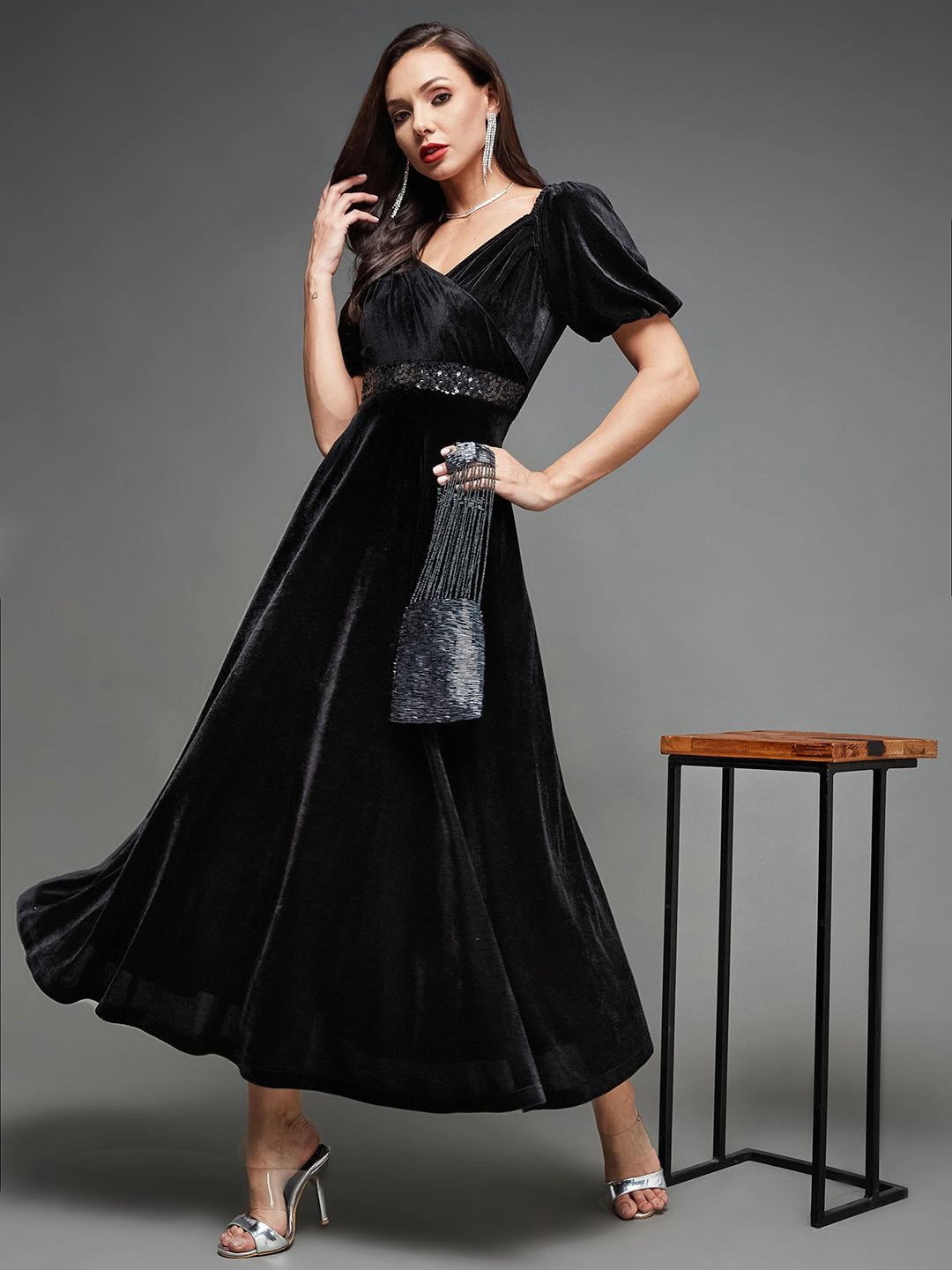 Women's Black Sweetheart Neck Half Sleeve Solid Fit & Flare Midi Velvet Dress Youthful Feel