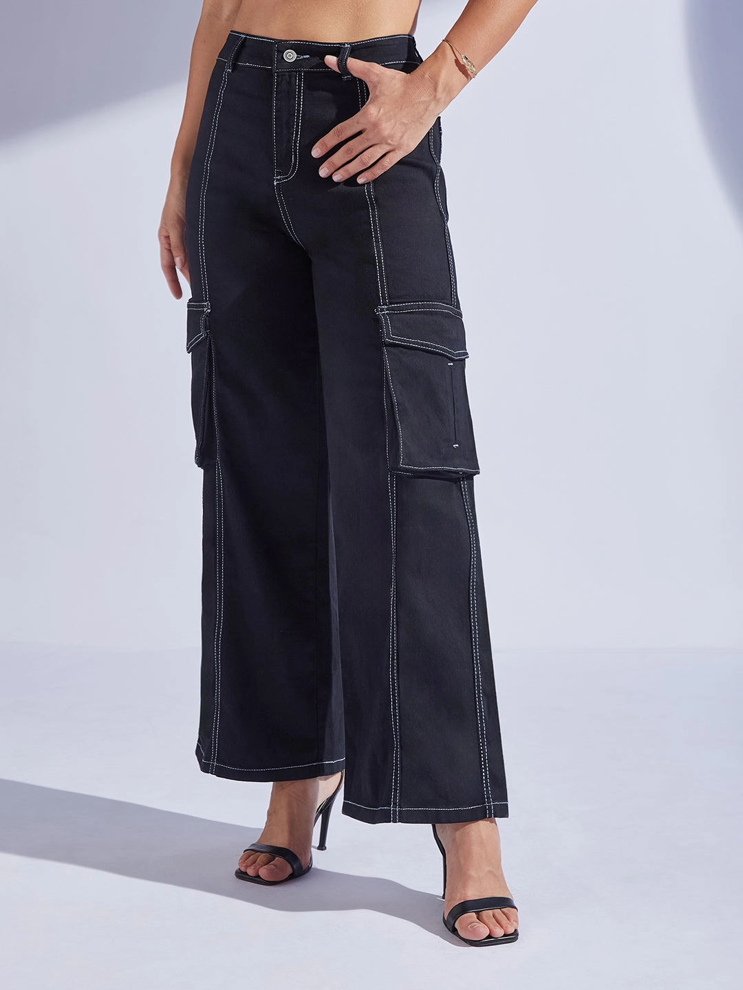 Chill Vibes Functional Waistband Women's Black Wide-Leg High-Rise Stretchable Patch-Pocketed Denim Jeans