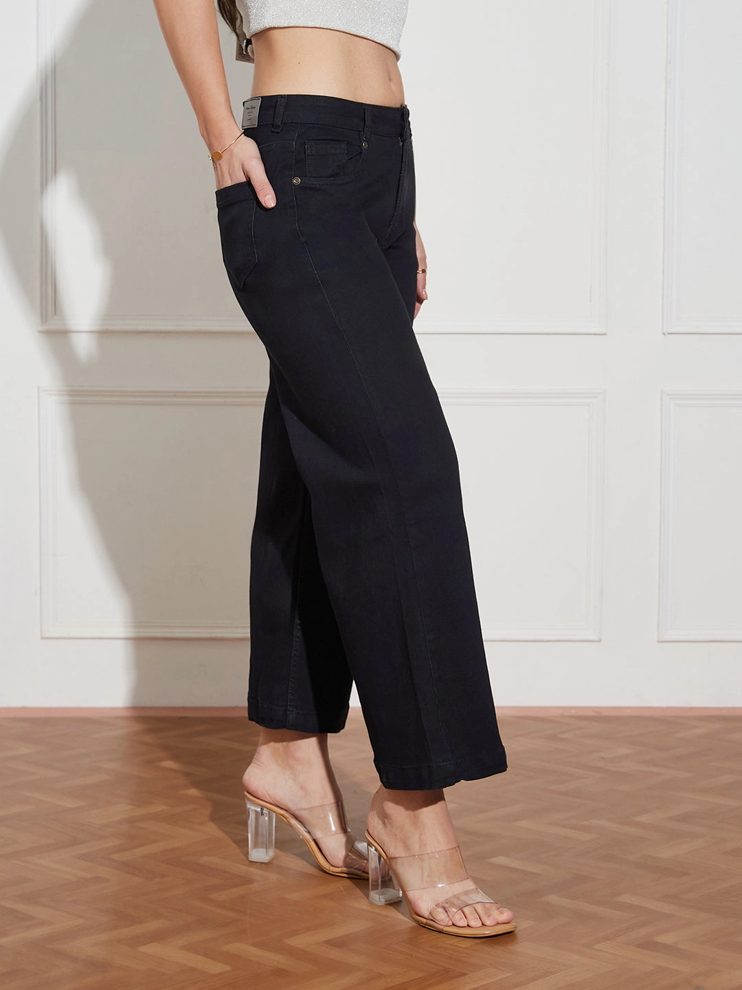 Weekend Warrior Creative Look Modern Quick Pick Women's Black Wide-Leg Mid Rise Clean Look Cropped Stretchable Denim Jeans