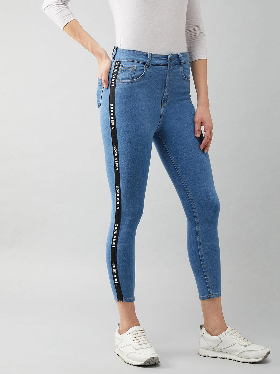 Go Anywhere Look Women's Blue Skinny-Fit High-Rise Cropped Stretchable Denim Jeans