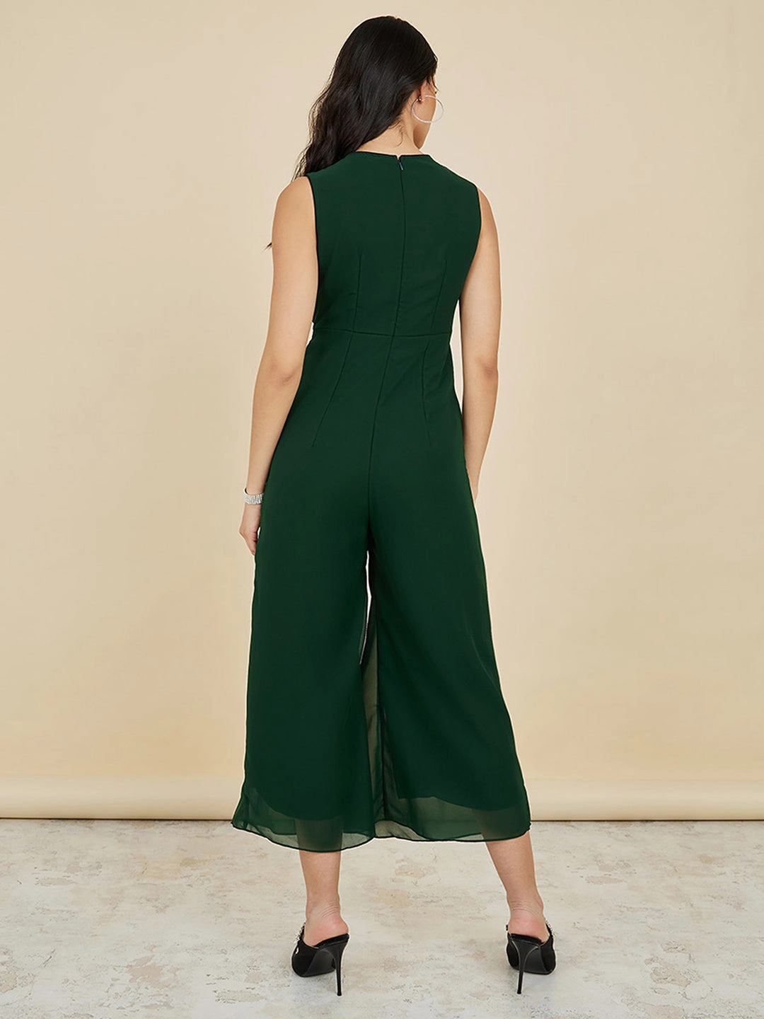Women's Green Solid Relaxed Fit Sleeveless Round Neck Ankle-Length Straight Jumpsuit knee-length