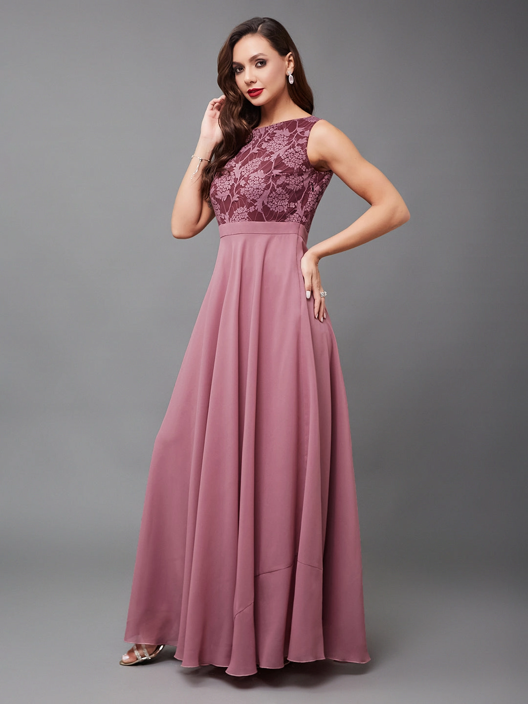 Women's Lavender Round neck Sleeveless Solid Lace Overlaid Maxi Dress Travel Vibe