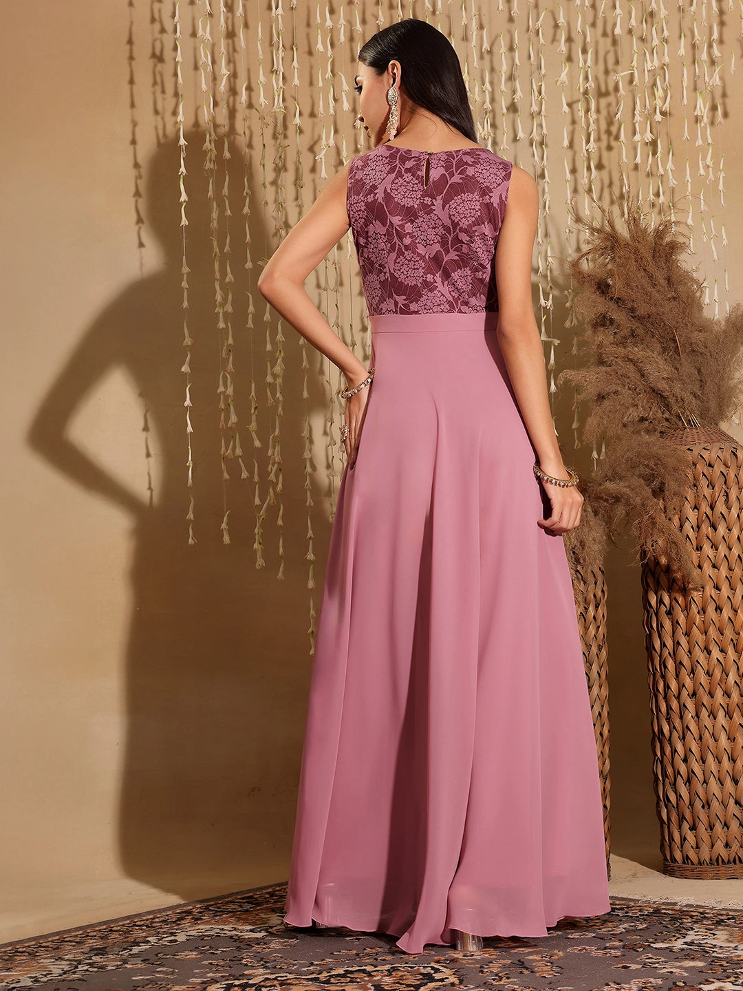 Tiered-Skirt Women's Lavender Round neck Sleeveless Solid Lace Overlaid Maxi Dress