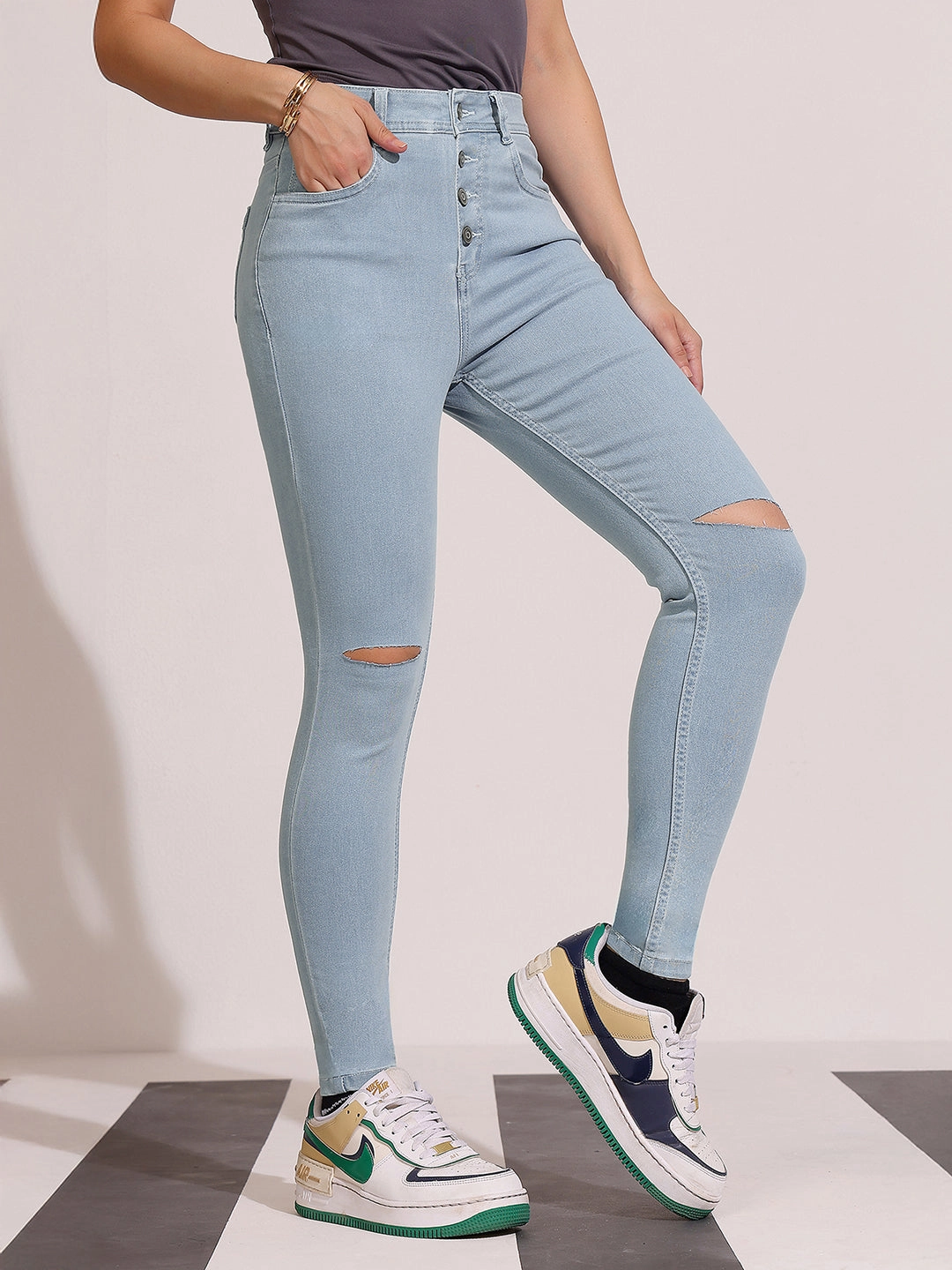 Move Freely Women's Light Blue Skinny High-Rise Distressed Regular Denim Jeans