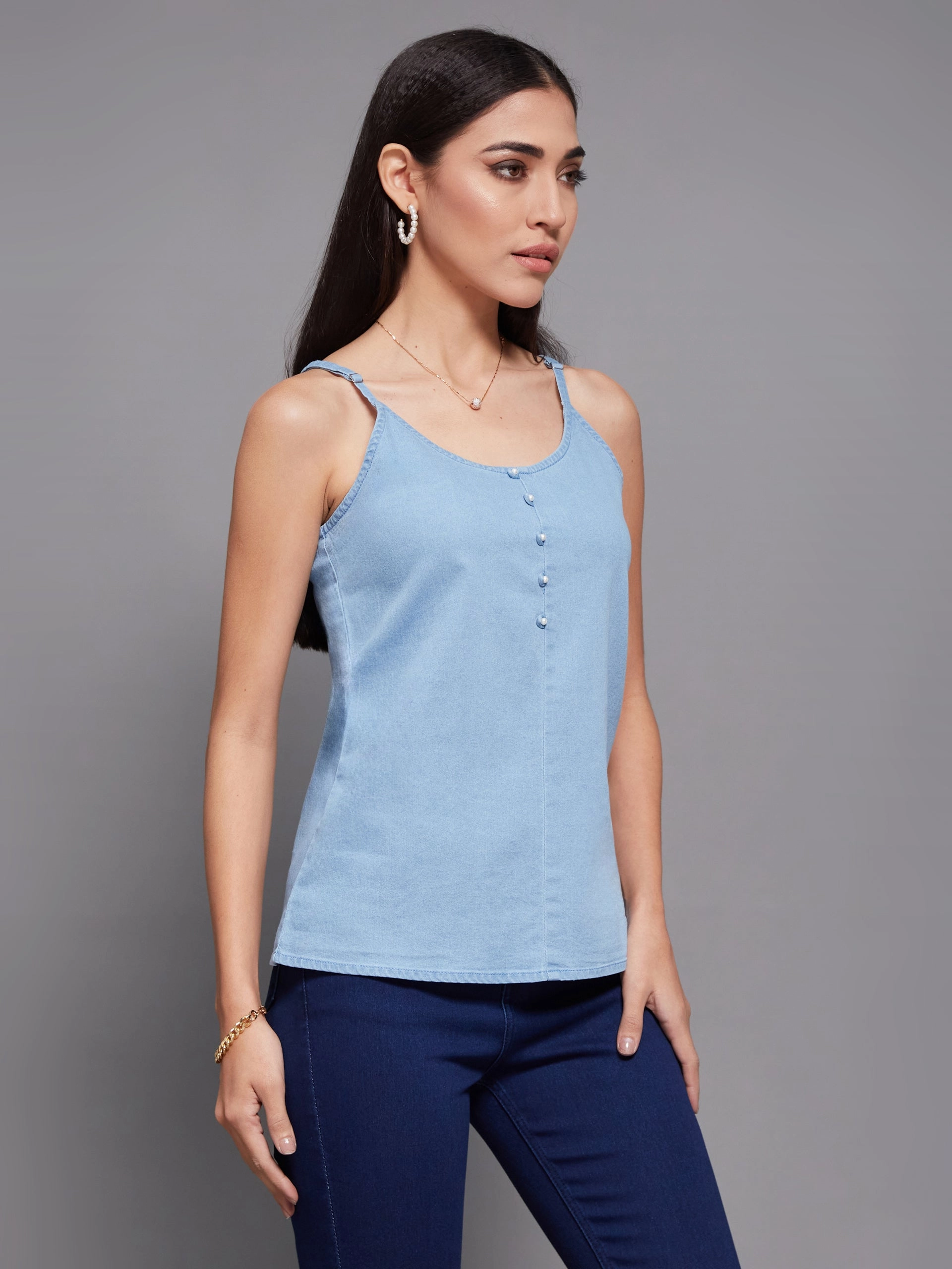 StretchComfortDesign MoistureWicking Women's Light Blue Straight Clean-Look Regular Denim Top