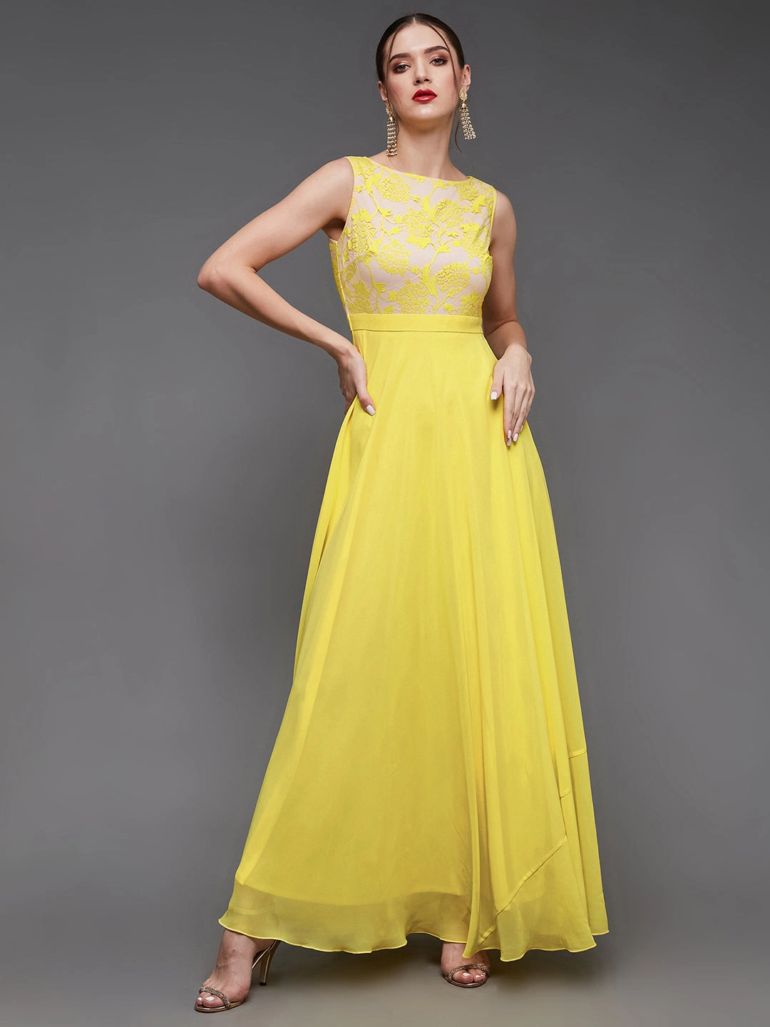 Comfortable Waist Women's Light Yellow Round Neck Sleeveless Georgette & Lace Floral Fit & Flare Maxi Dress