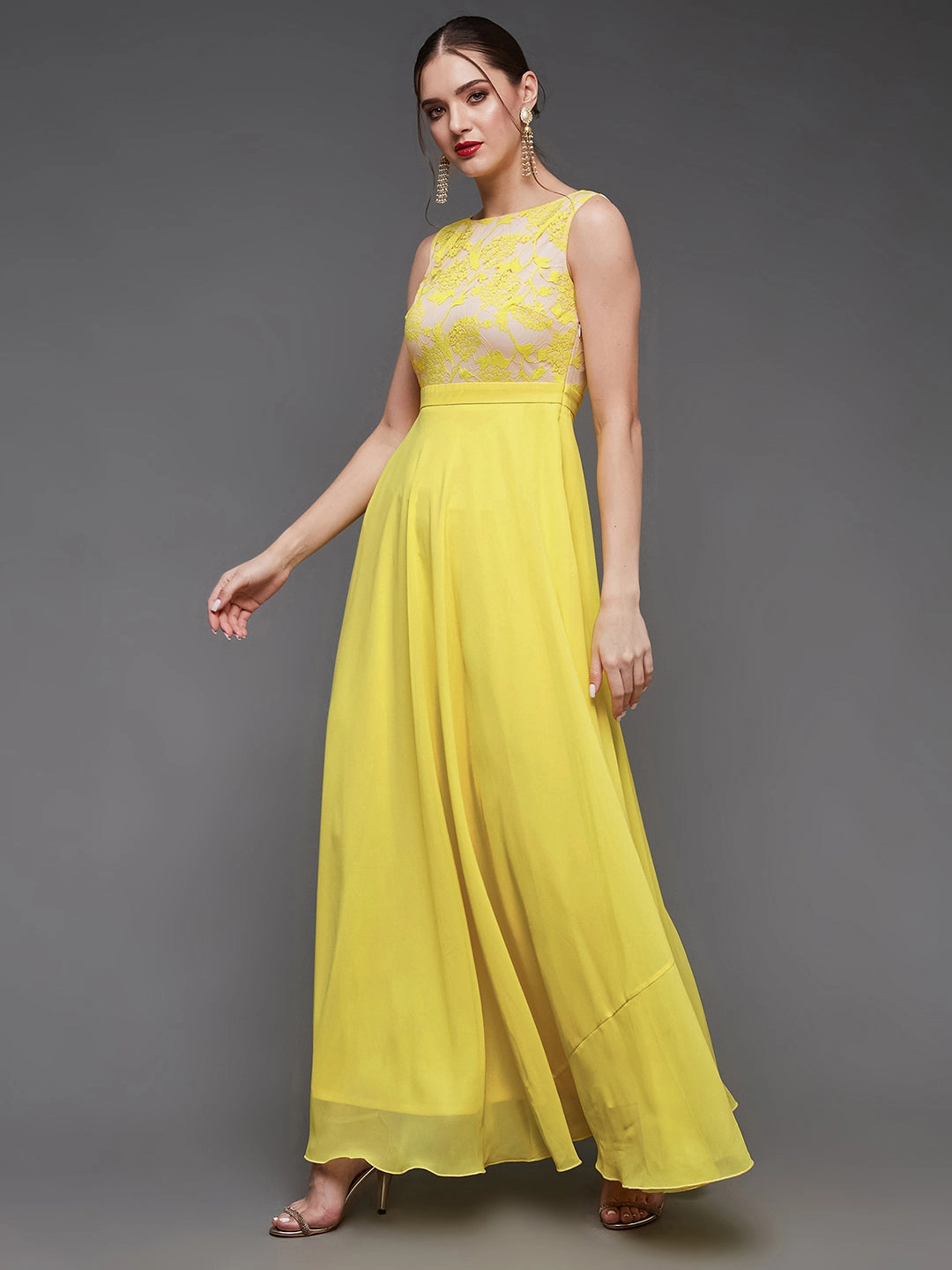 Square Neck Women's Light Yellow Round Neck Sleeveless Georgette & Lace Floral Fit & Flare Maxi Dress