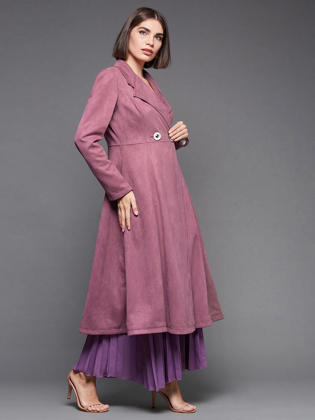 Soft Lined Interior Modern Travel Look Women's Mauve Solid V-Neck Full Sleeves Side Pocketed Polyester Double Breasted Longline Blazer Jacket