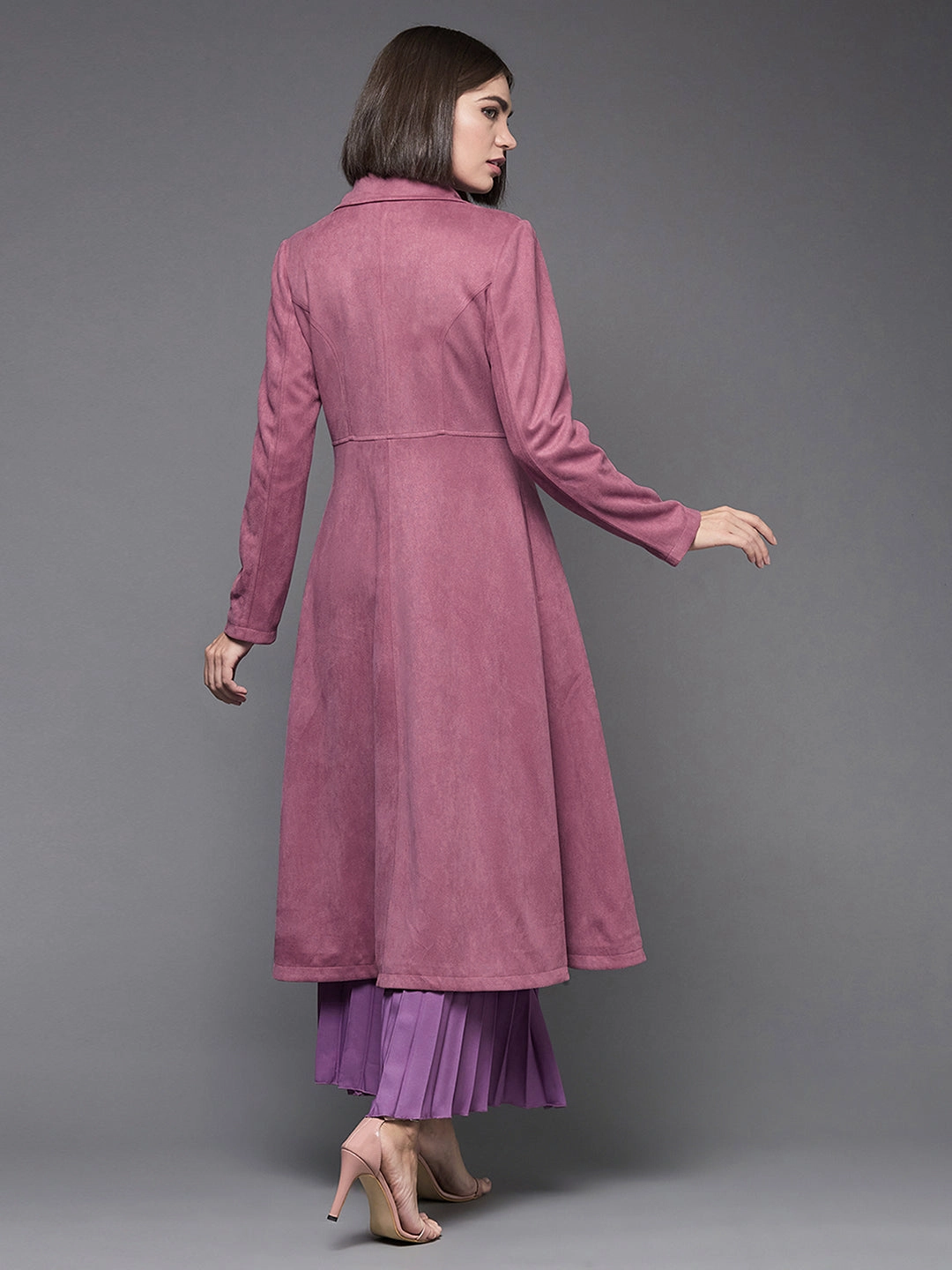 Fade Resistant Exterior Women's Mauve Solid V-Neck Full Sleeves Side Pocketed Polyester Double Breasted Longline Blazer Jacket