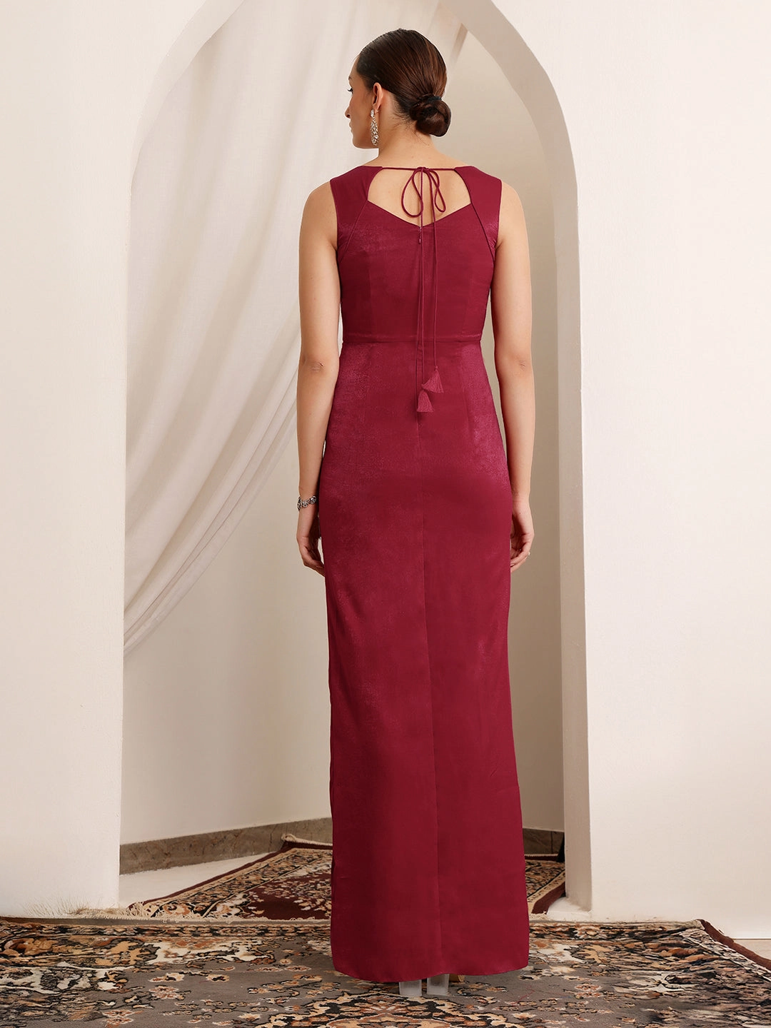 Women's Red Sweetheart Sleeveless Embroidered Pleated Satin Maxi Dress Urban Minimalism Trend Fit