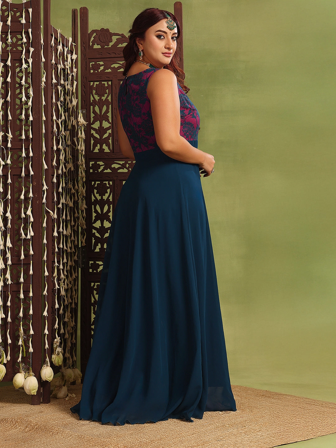 Back-Pocket Smooth Shape Women's Teal Sleeveless Georgette & Lace Floral Fit & Flare Maxi Dress