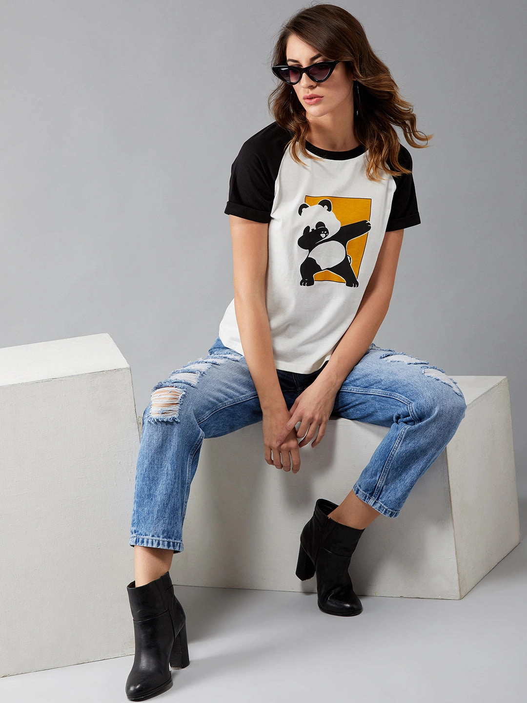 Women's White and Black Round Neck Short Sleeve Printed Basic Regular T-Shirt Durable Binding Everyday Jacket