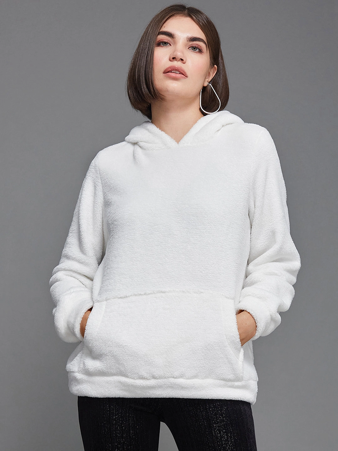 Pattern Print Women's White Full Sleeve Solid Patterned Pullover Styled Hooded Sweatshirt