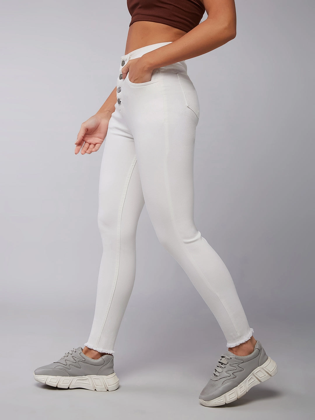 Tapered leg Women's White Skinny-Fit High-Rise Cropped Raw Edge Detailing Stretchable Denim Jeans