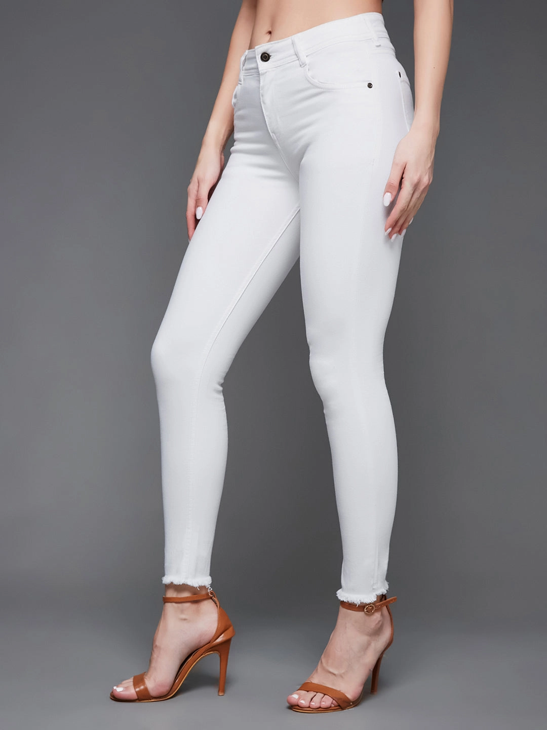 Day Ready Women's White Skinny Mid-Rise Bleached Clean-Look Cropped Stretchable Denim Jeans